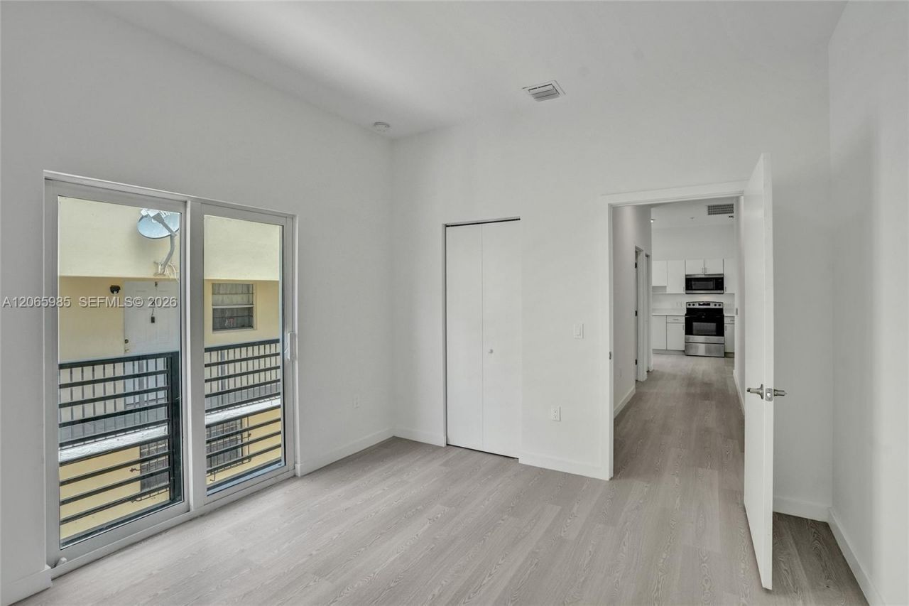 1567 NW 1st St , Unit 14, Miami, FL 33125 Photo