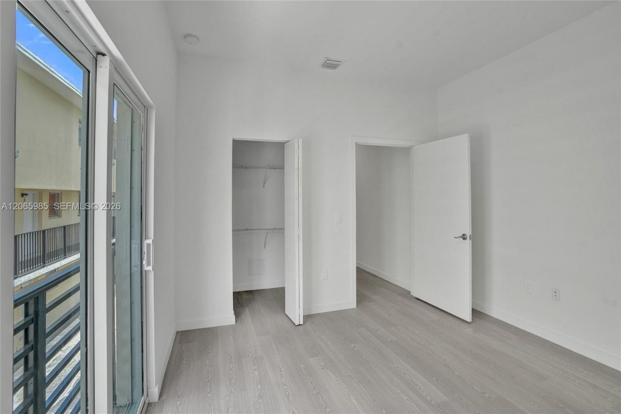 1567 NW 1st St , Unit 14, Miami, FL 33125 Photo