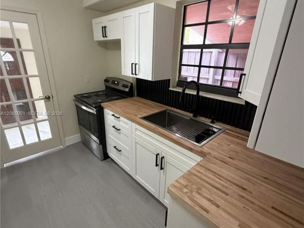 2424 SW 21st Ter , Unit IN-LAW DET, Miami, FL 33145