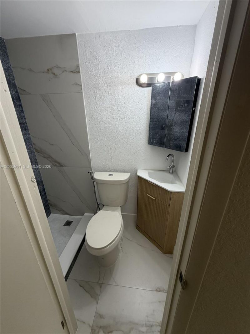 2424 SW 21st Ter, Unit IN-LAW DET, Miami, FL 33145 Photo