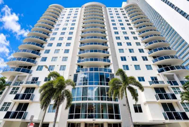 601 NE 23rd St, Unit PH02, Miami, FL 33137 Photo