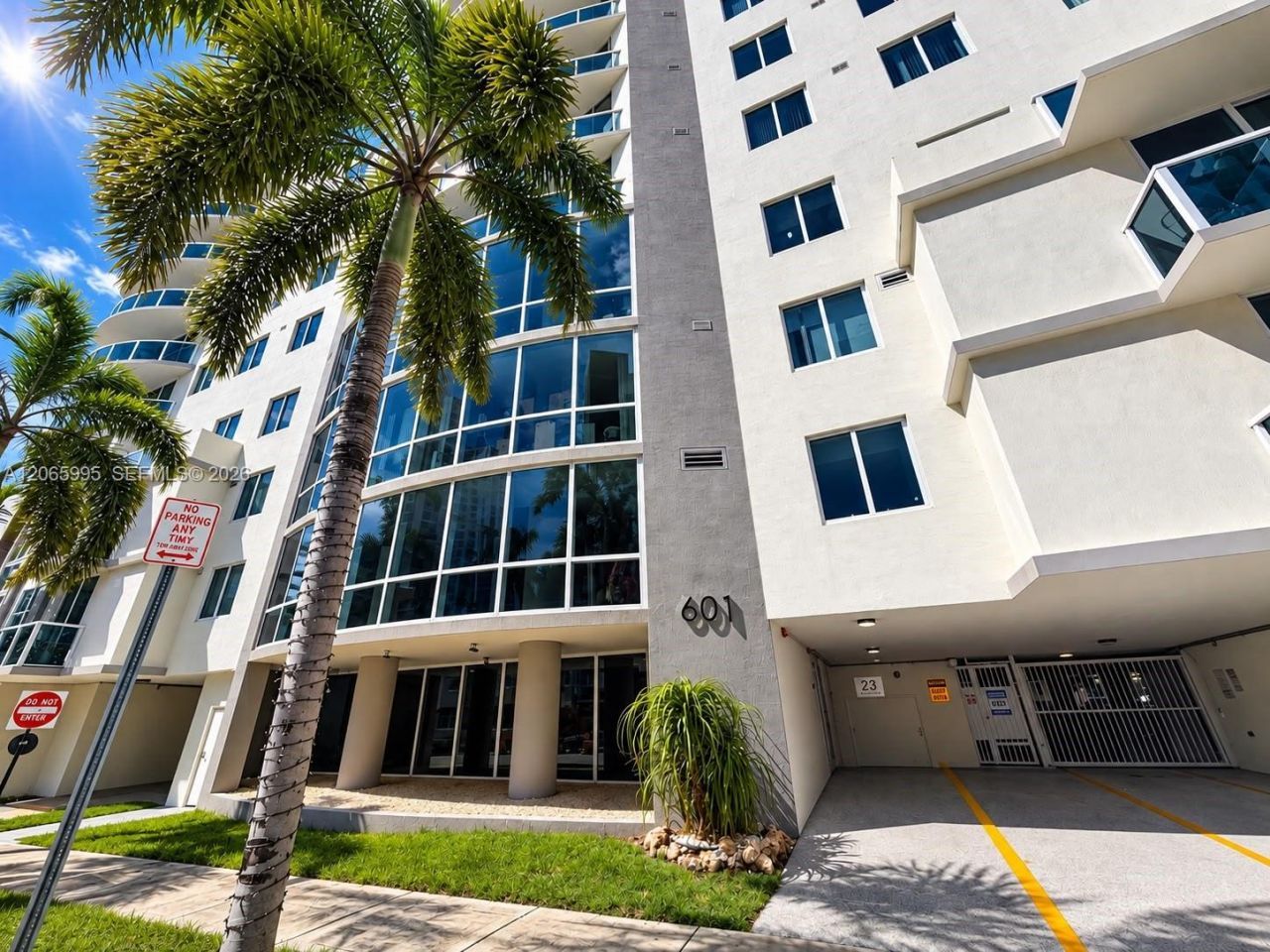 601 NE 23rd St, Unit PH02, Miami, FL 33137 Photo