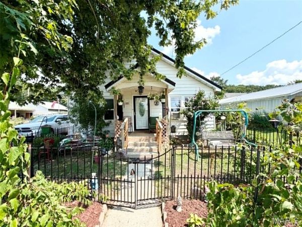 501 Washington Street, Hamburg, IL 62045