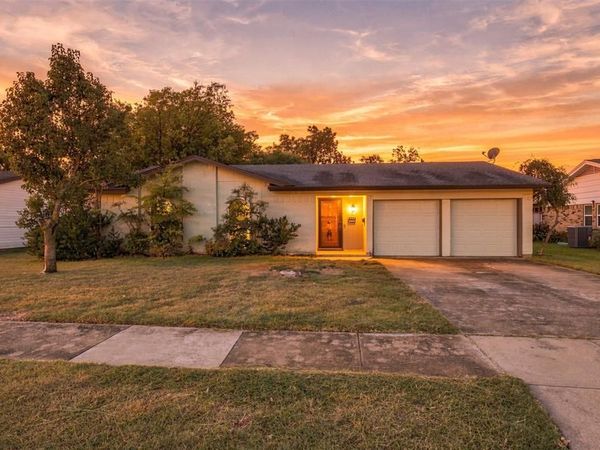 335 Springwillow Road, Burleson, TX 76028