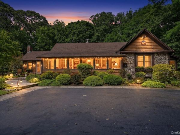 2064 N Country Road , Wading River, NY 11792