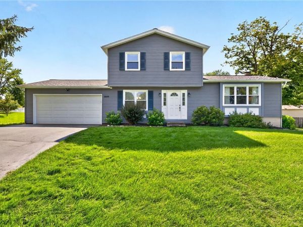 1449 Windsor Circle, Farmington, NY 14425