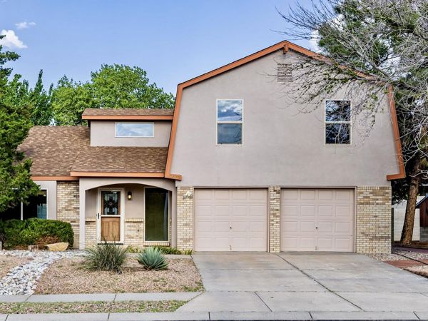 5612 Chelwood Park Boulevard NE, Albuquerque, NM 87111