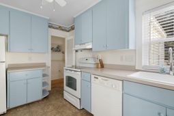 2128 Golfview Drive photo 4