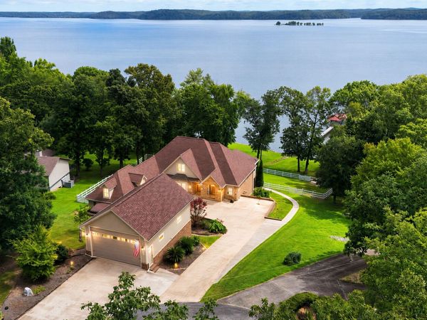 306 Red Water Dr , New Concord, KY 42076