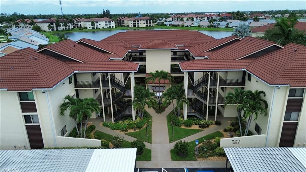 11300 Caravel Cir, Unit 203, Fort Myers, FL 33908 Photo