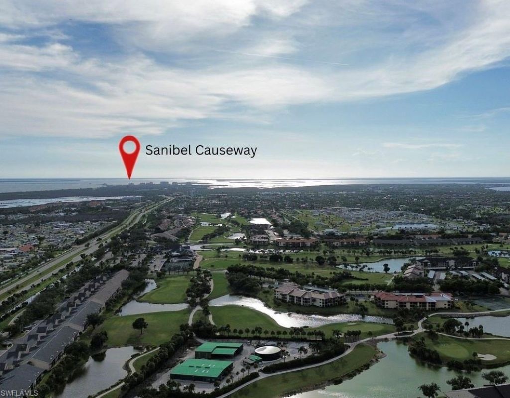 11300 Caravel Cir, Unit 203, Fort Myers, FL 33908 Photo