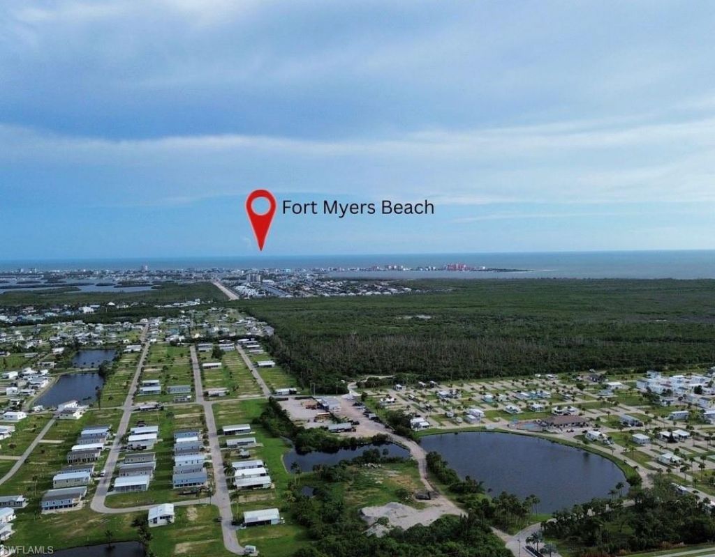 11300 Caravel Cir, Unit 203, Fort Myers, FL 33908 Photo