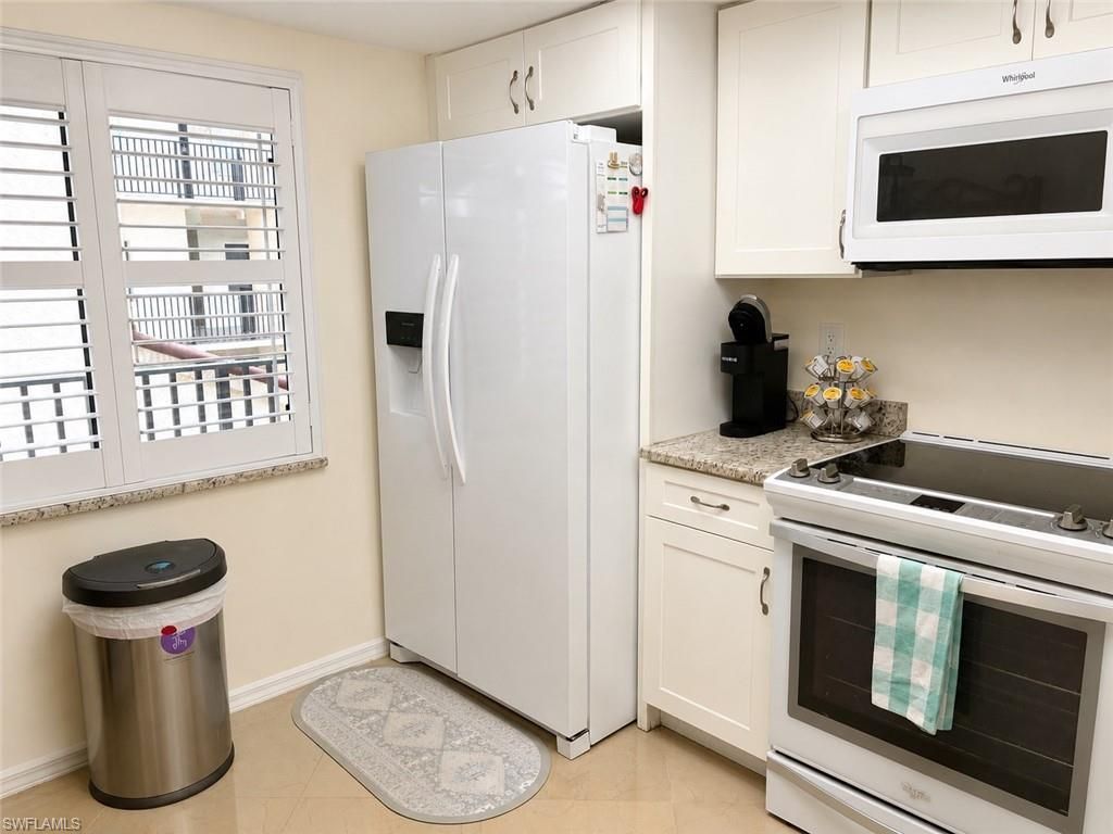 11300 Caravel Cir, Unit 203, Fort Myers, FL 33908 Photo