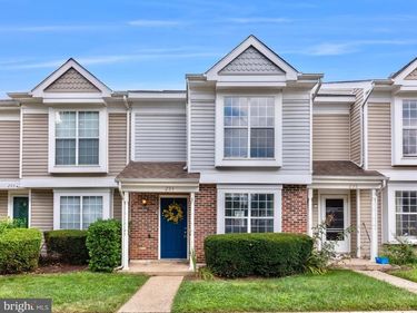 294 SEDGEMOOR SQUARE, STERLING, VA 20164