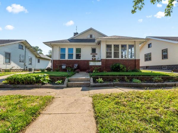 18 Berenz Place, Bloomington, IL 61701