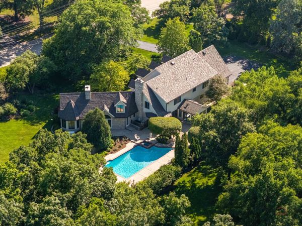 222 W Old Mill Road , Lake Forest, IL 60045