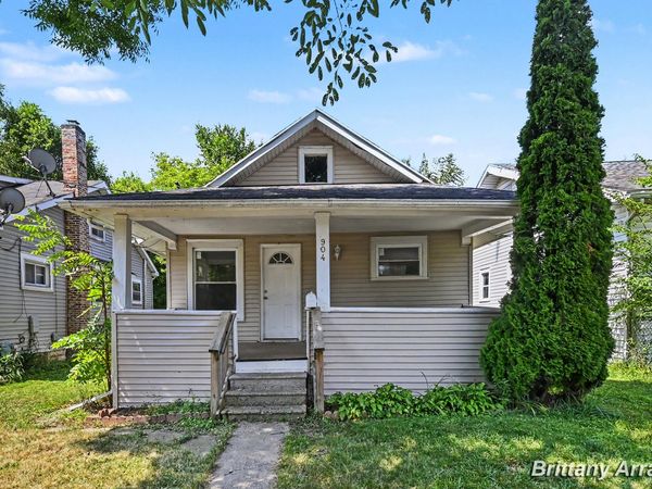 904 Riverview Avenue, Lansing, MI 48915