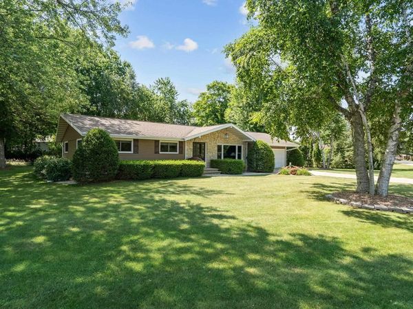 W6462 LAKEVIEW COURT, Menasha, WI 54952