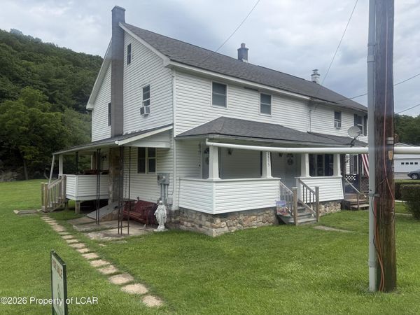 1515 Tomhicken Road, Fern Glen, PA 18241