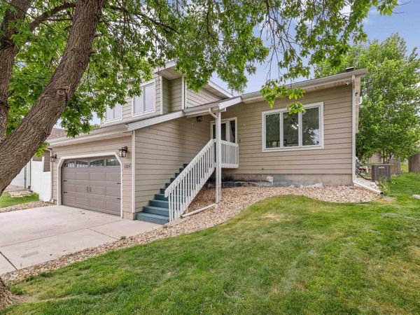 1215 RANGE VIEW CIR, Rapid City, SD 57701