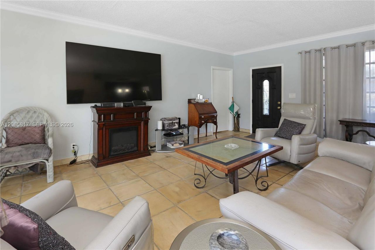 910 N 14th Ct , Hollywood, FL 33020 Photo