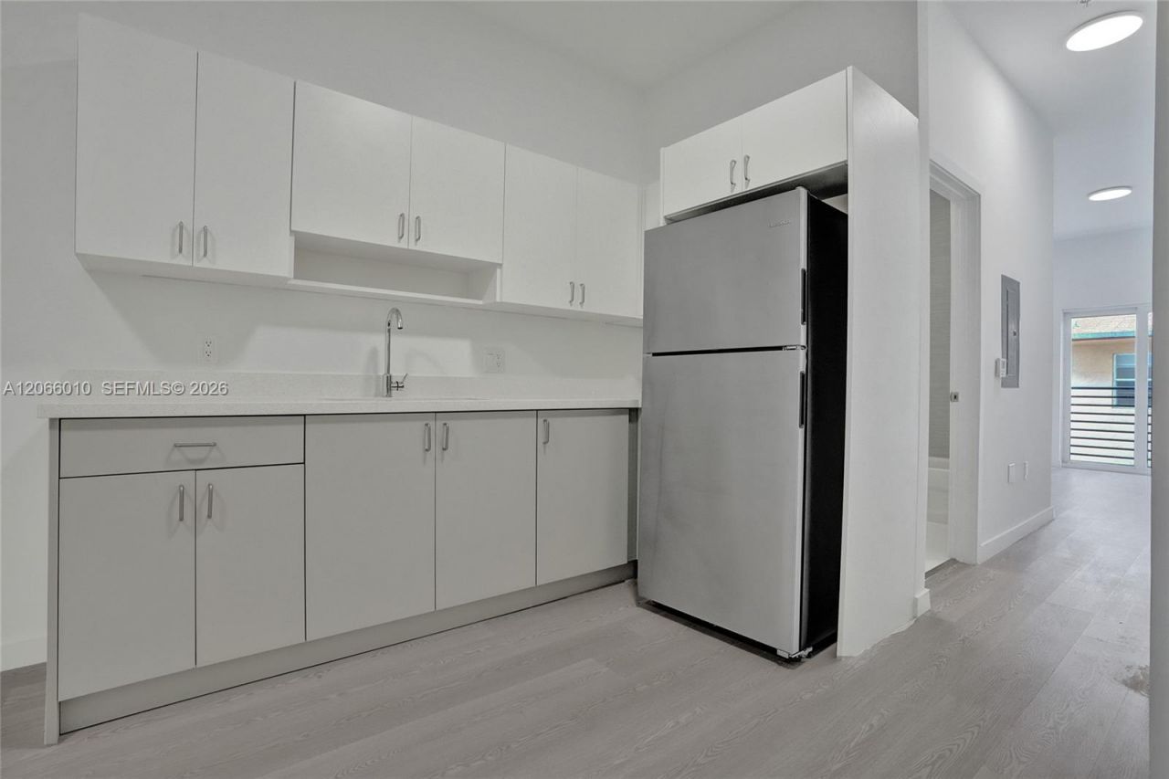 1567 NW 1st St , Unit 10, Miami, FL 33125 Photo