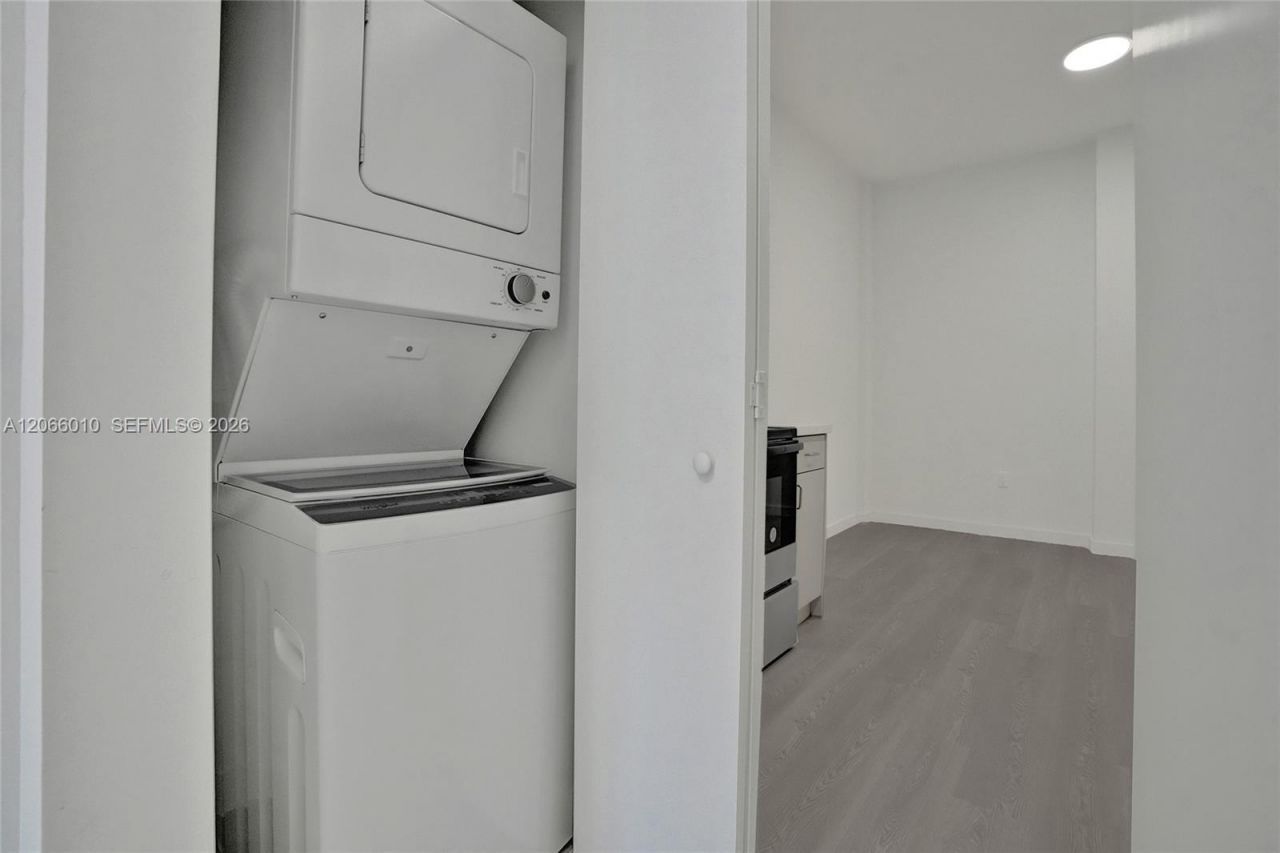 1567 NW 1st St , Unit 10, Miami, FL 33125 Photo