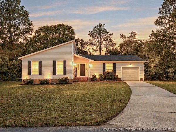 2122 Birchcreft Drive, Fayetteville, NC 28304