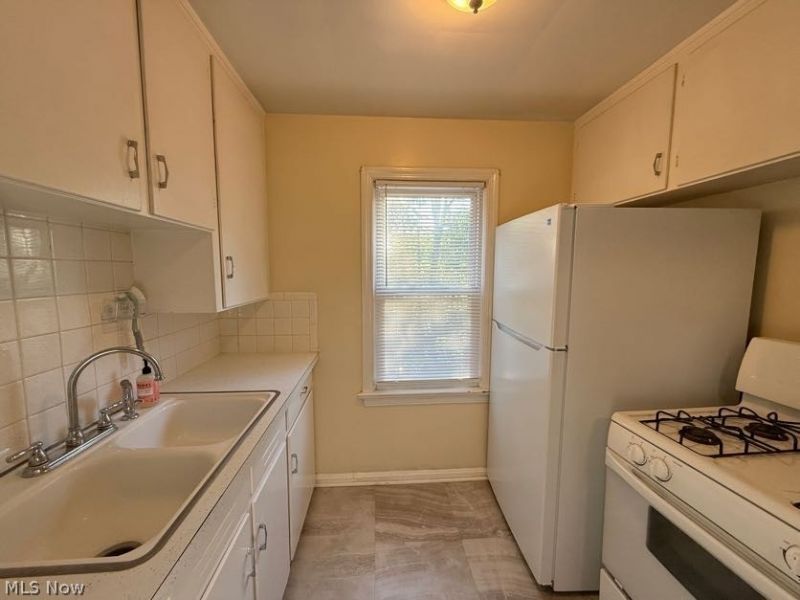 2042 13th Street SW, Unit 2, Cuyahoga Falls, OH 44223 Photo 10