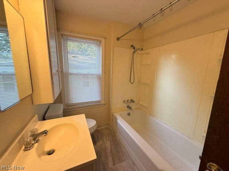 2042 13th Street SW, Unit 2, Cuyahoga Falls, OH 44223 Photo 15