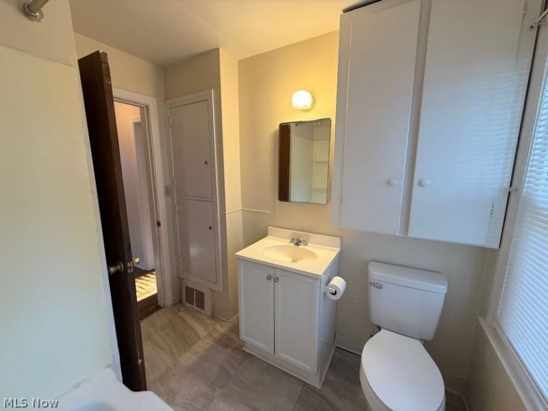 2042 13th Street SW, Unit 2, Cuyahoga Falls, OH 44223 Photo 18