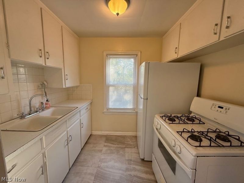 2042 13th Street SW, Unit 2, Cuyahoga Falls, OH 44223 Photo 9