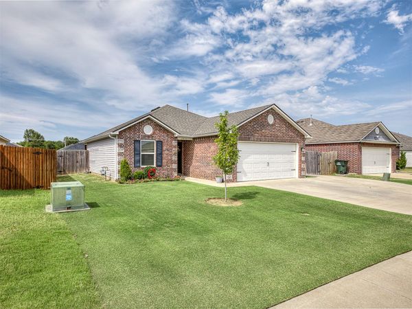 7511 E 144th Street North , Collinsville, OK 74021