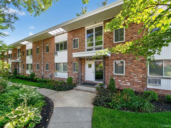 200 Lexington , Unit 1F, Oyster Bay, NY 11771