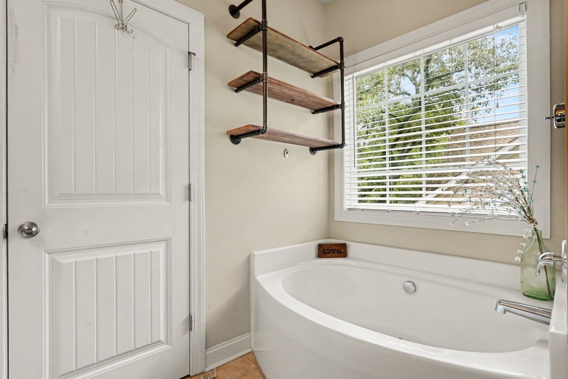 6 Turnbridge Ct. Photo 23