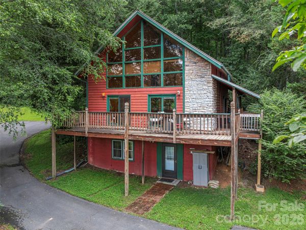 215 Hall Top Road , Waynesville, NC 28786
