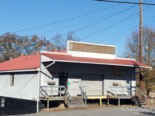 214 E Trade Street , Dallas, NC 28034