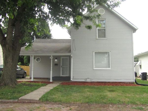 954 E LOCUST Street, Canton, IL 61520