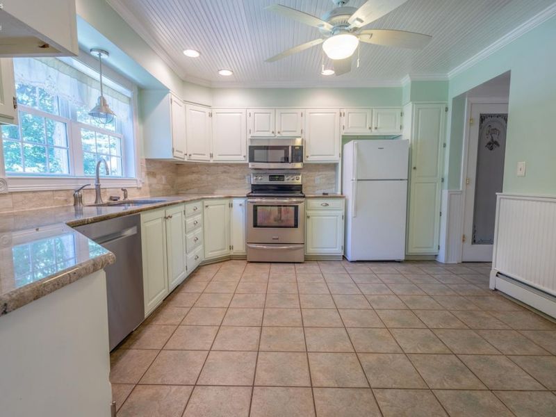 817 Seneca Avenue, Huron, OH 44839 Photo 12