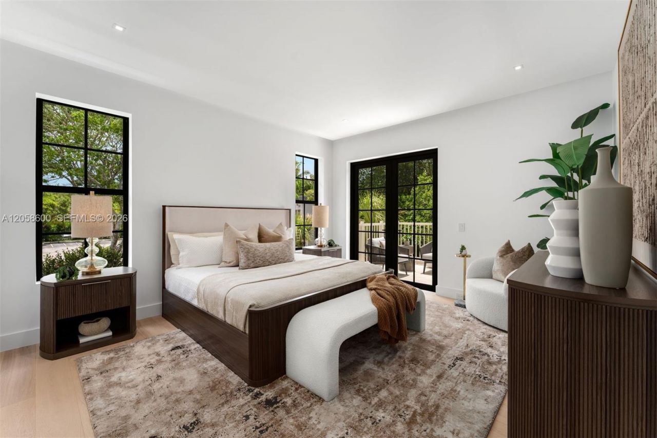 3372 Charles Ave, Miami, FL 33133 Photo