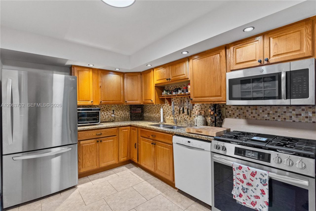 3140 S Ocean Dr, Unit 911, Hallandale Beach, FL 33009 Photo