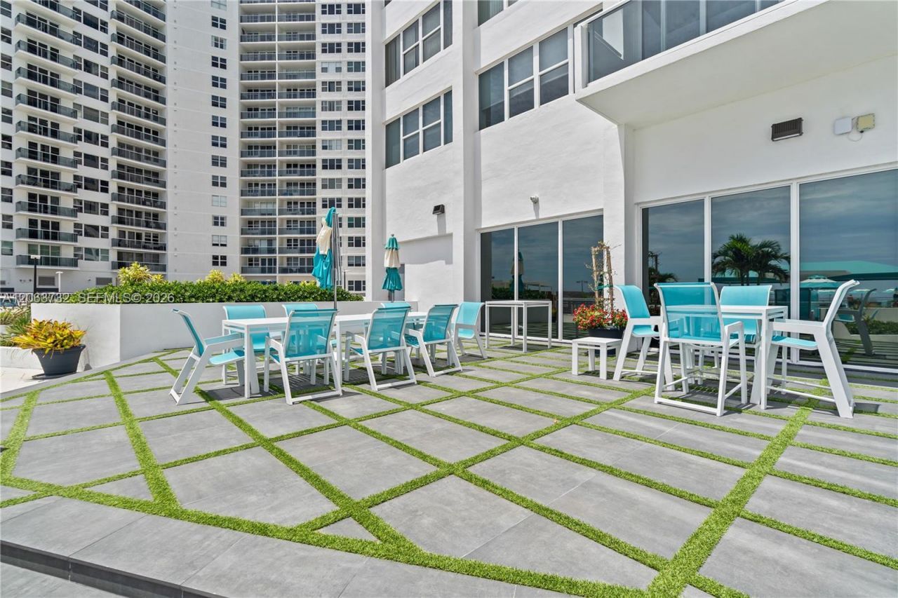 3140 S Ocean Dr, Unit 911, Hallandale Beach, FL 33009 Photo