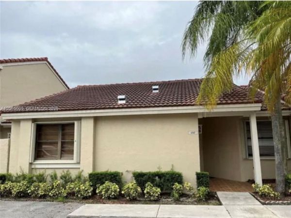 6547 NW 170th Ter, Hialeah, FL 33015