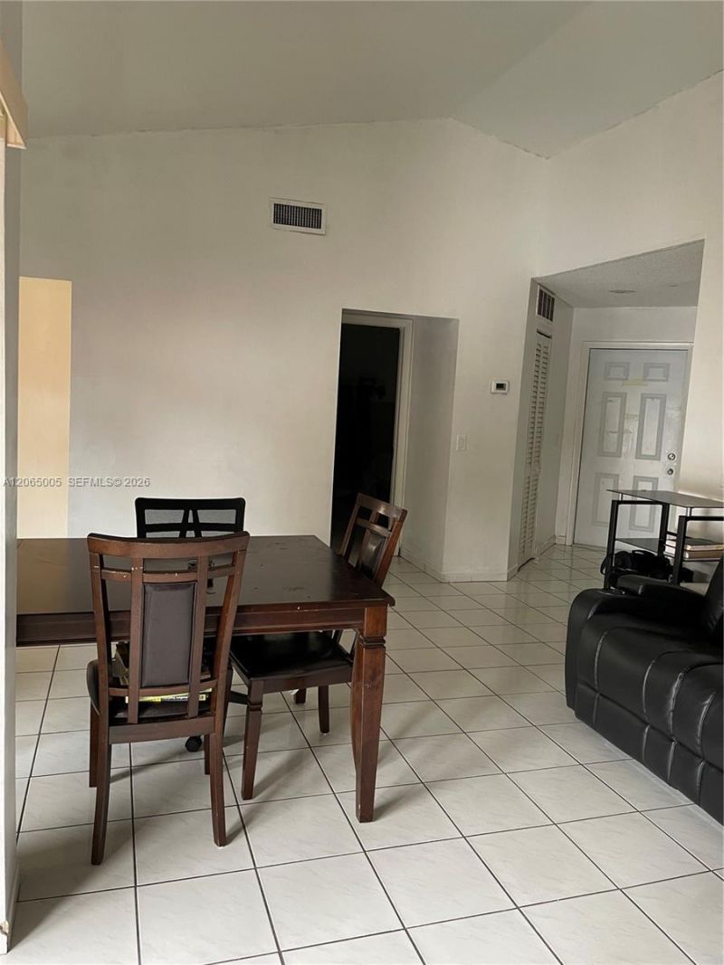 6547 NW 170th Ter, Hialeah, FL 33015 Photo