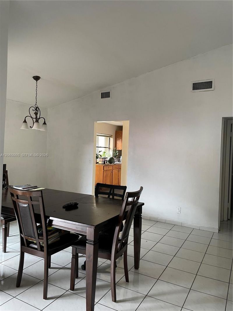 6547 NW 170th Ter, Hialeah, FL 33015 Photo
