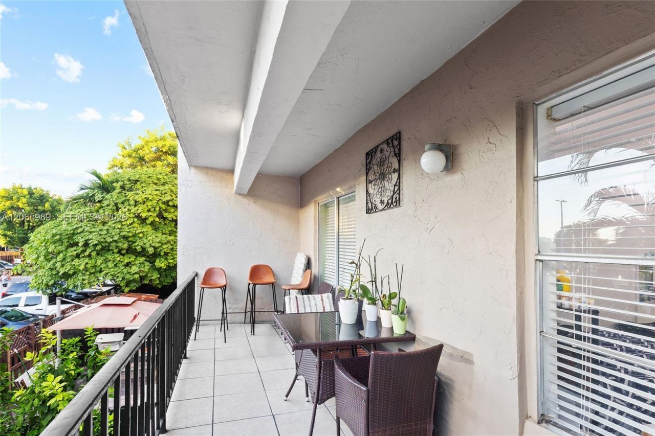 5665 W 20th Ave , Unit 212, Hialeah, FL 33012 Photo