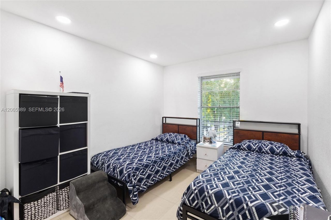 5665 W 20th Ave , Unit 212, Hialeah, FL 33012 Photo