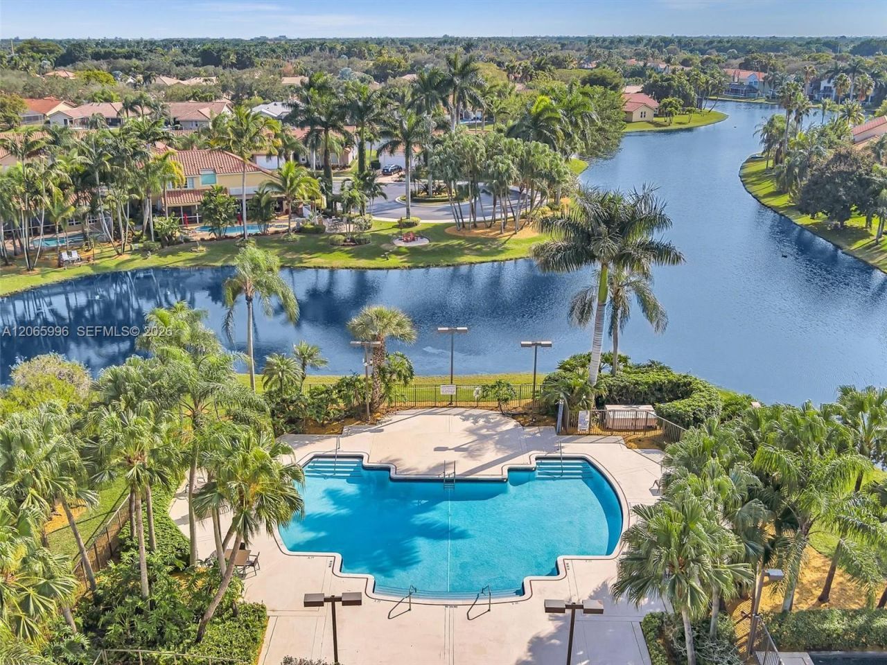 629 Spinnaker, Weston, FL 33326 Photo
