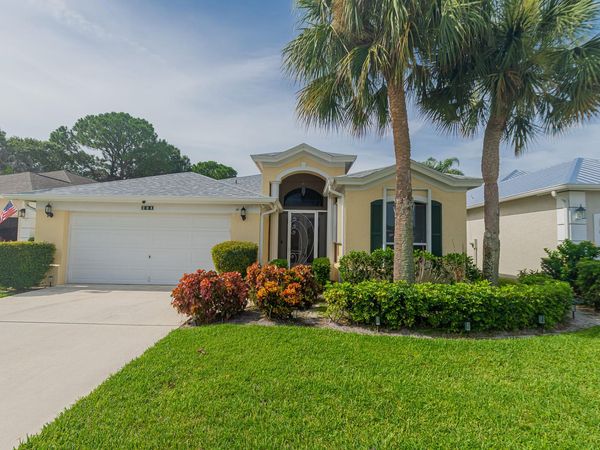 204 NW Zanzibar Place, Port St. Lucie, FL 34986