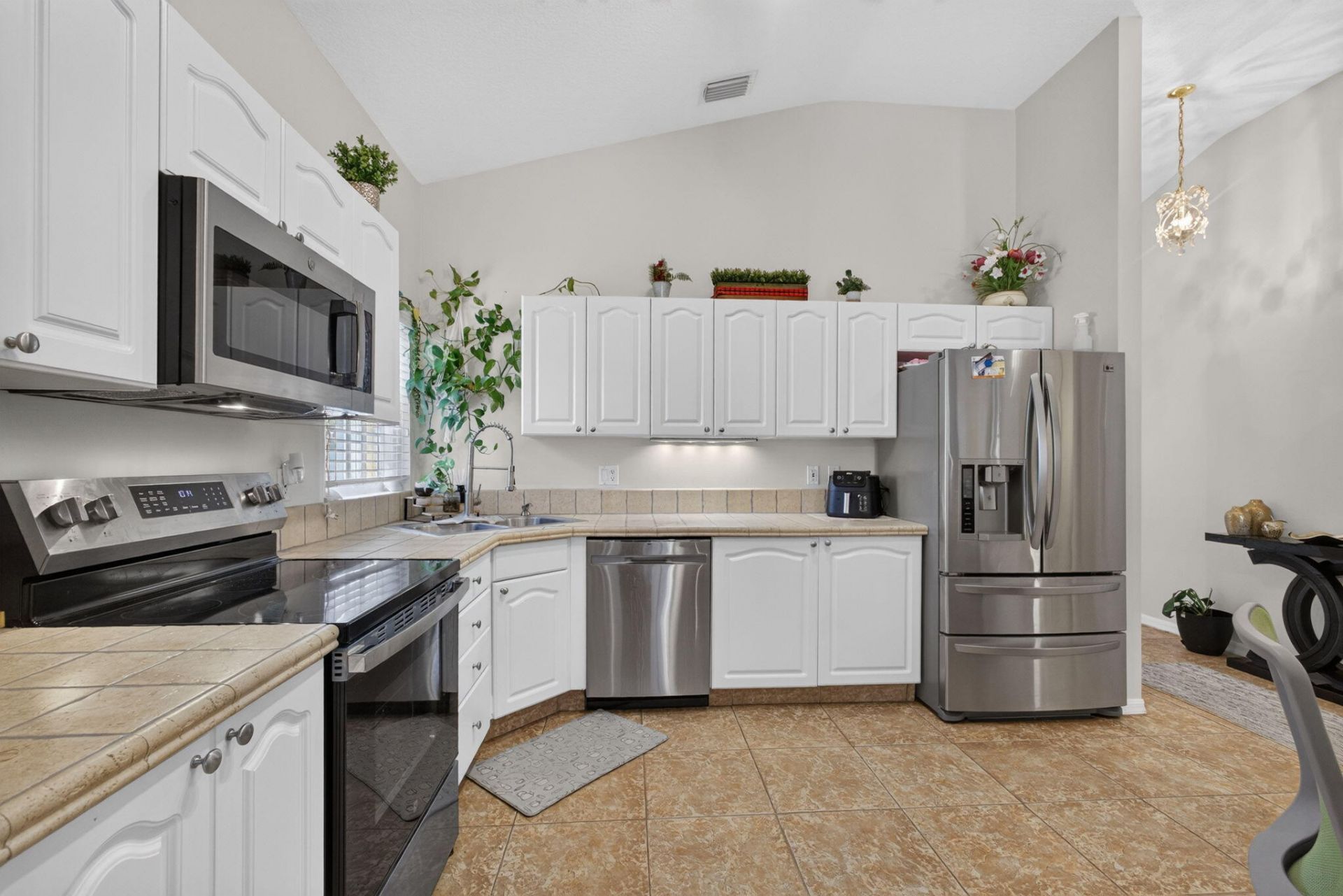 8058 Via Hacienda, Riviera Beach, FL 33418 Photo